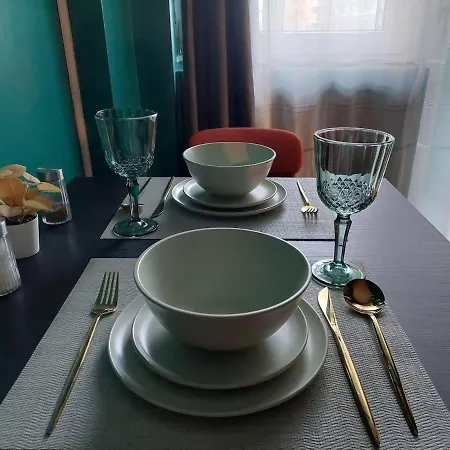 Boutique With Balcony & Radisson View Calea Victoriei Apartment *
